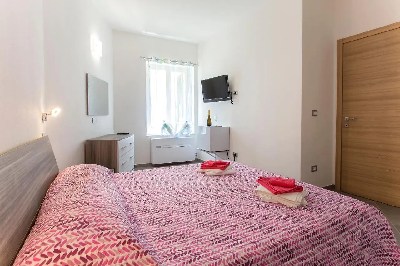 Nonna Adelina Apartments & Rooms Alghero 0*,